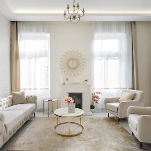 Bpr étienne Charming , Budapest Ungheria