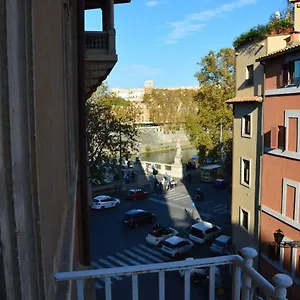 https://una-finestra-su-castel-santangelo.it-romehotels.com