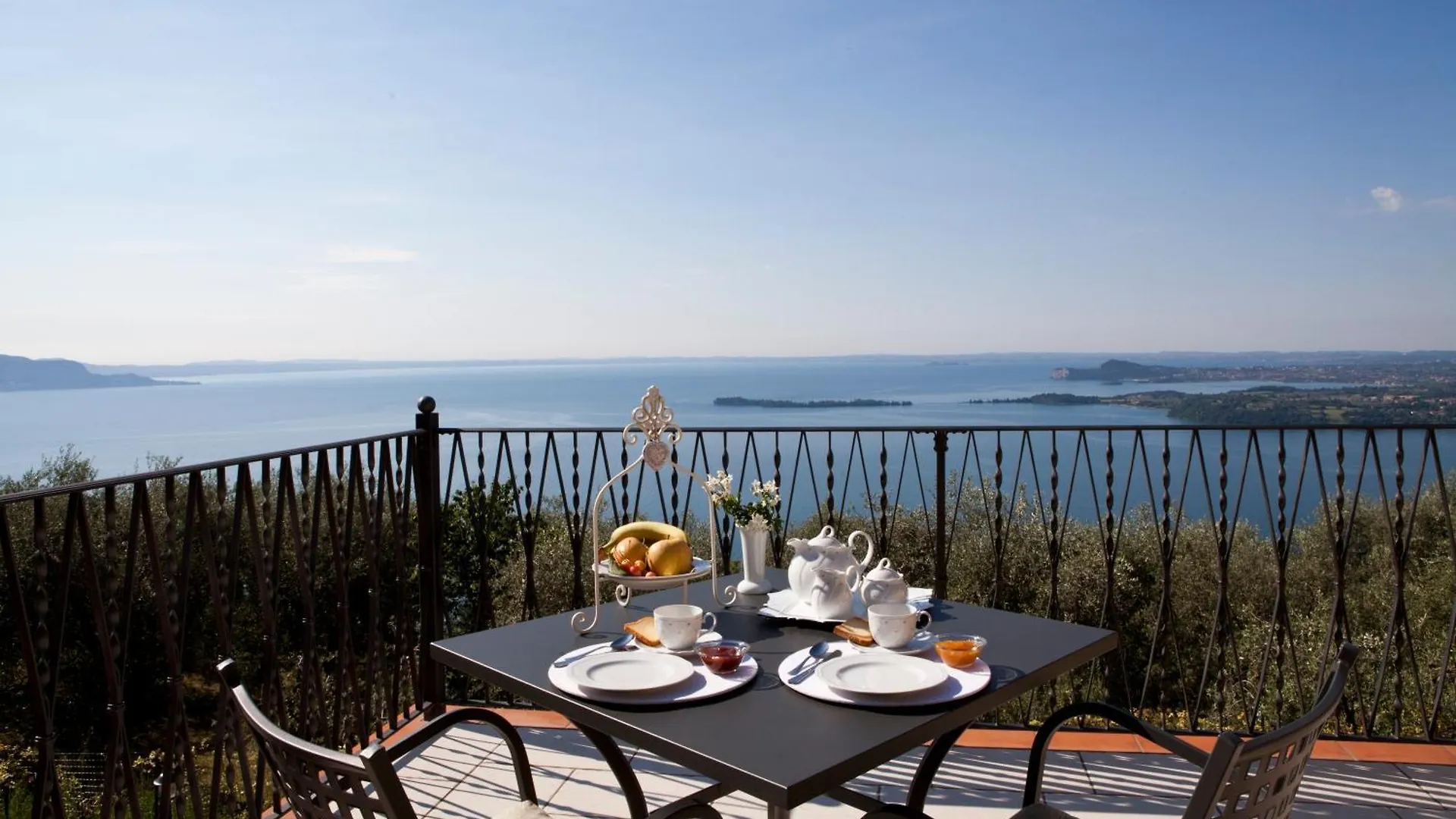 Agriturismo Il Casale Del Lago Gardone Riviera 0*,